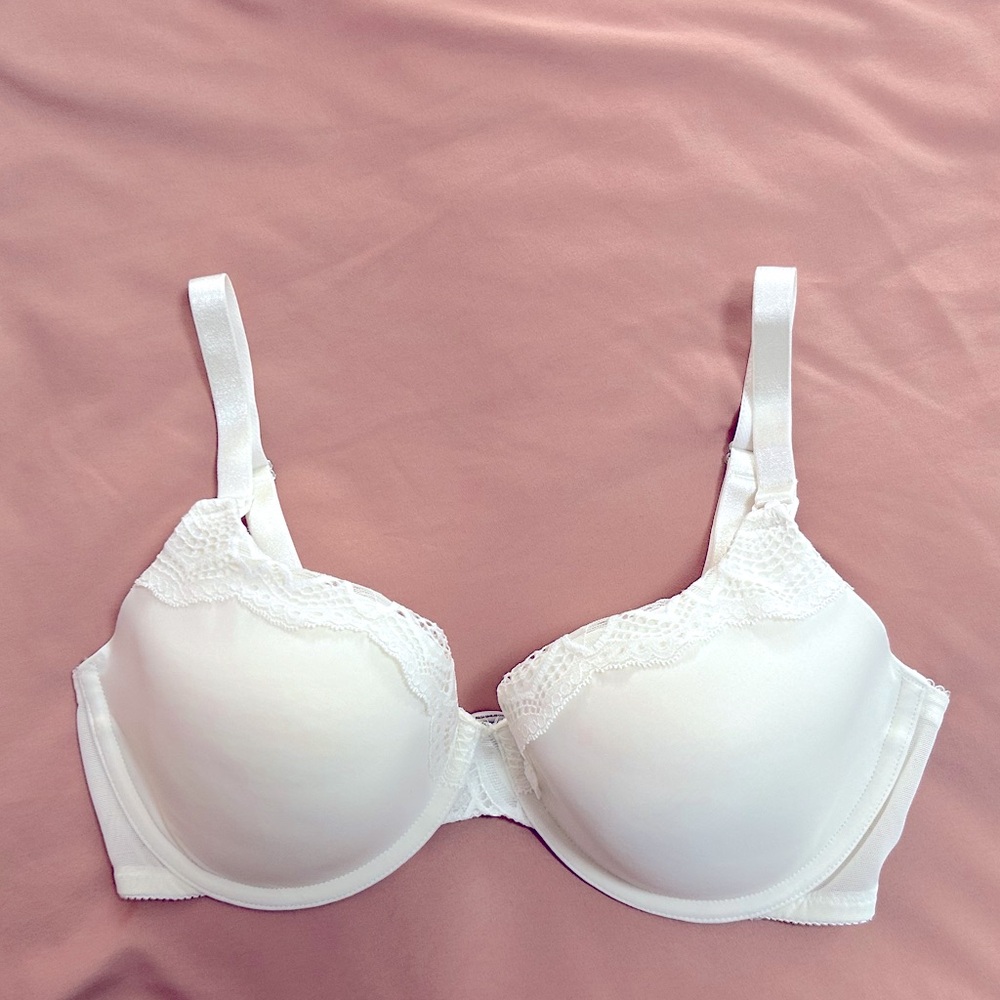 Thyme Maternity White Lace Trim Nursing Bra